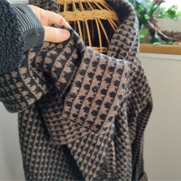 A. Ida Asymmetrical Draped Wrap Style Knit Sweater in Tan & Black Size Large - Picture 5 of 7